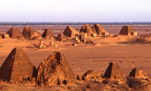 SUDAN: Necropoli reale di Meroe, a sud di Atbara.